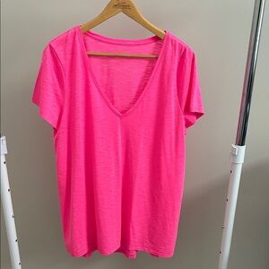 Lilly Pulitzer Bright Pink Etta Short Sleeve Tee V-neck High-low hem XL